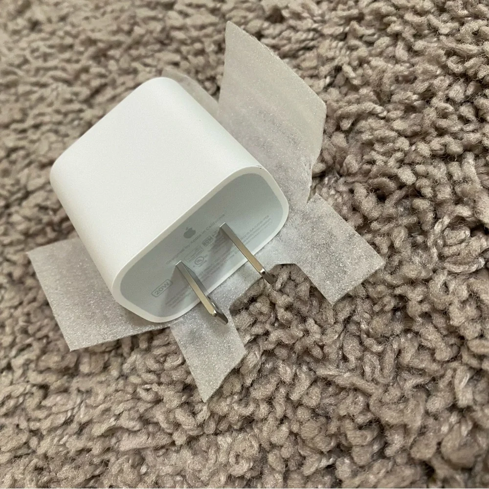 NEW Apple 20W USB‑C Power Adapter